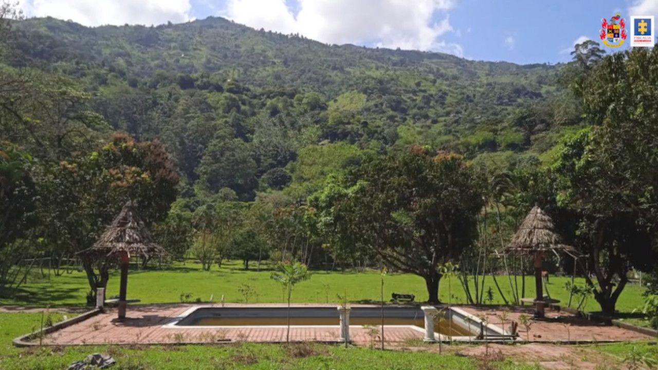 bienes extintos alias One, Two, Three