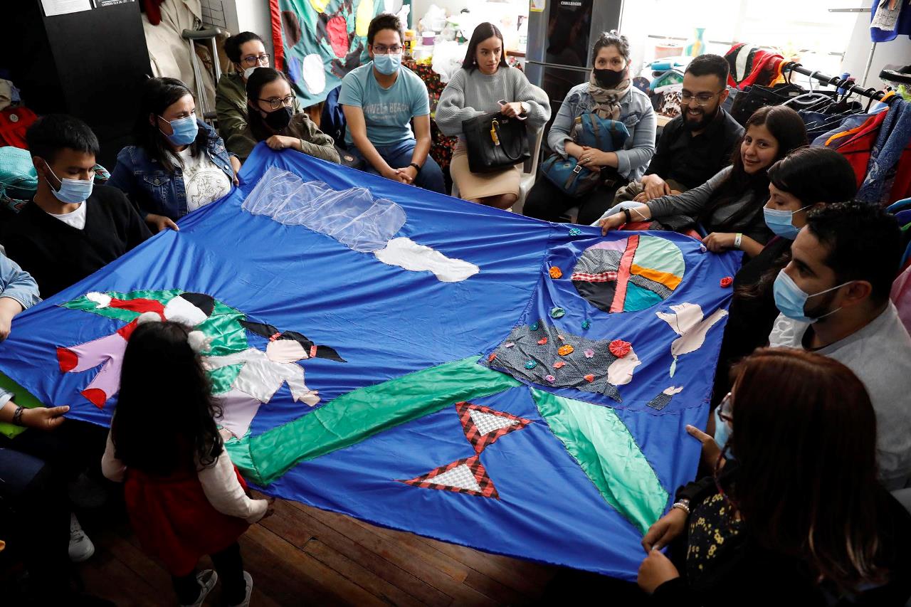 FOTOS: Colombia recuerda a las víctimas del conflicto con la sombra de nuevas violencias 2 feria victimas colombia1