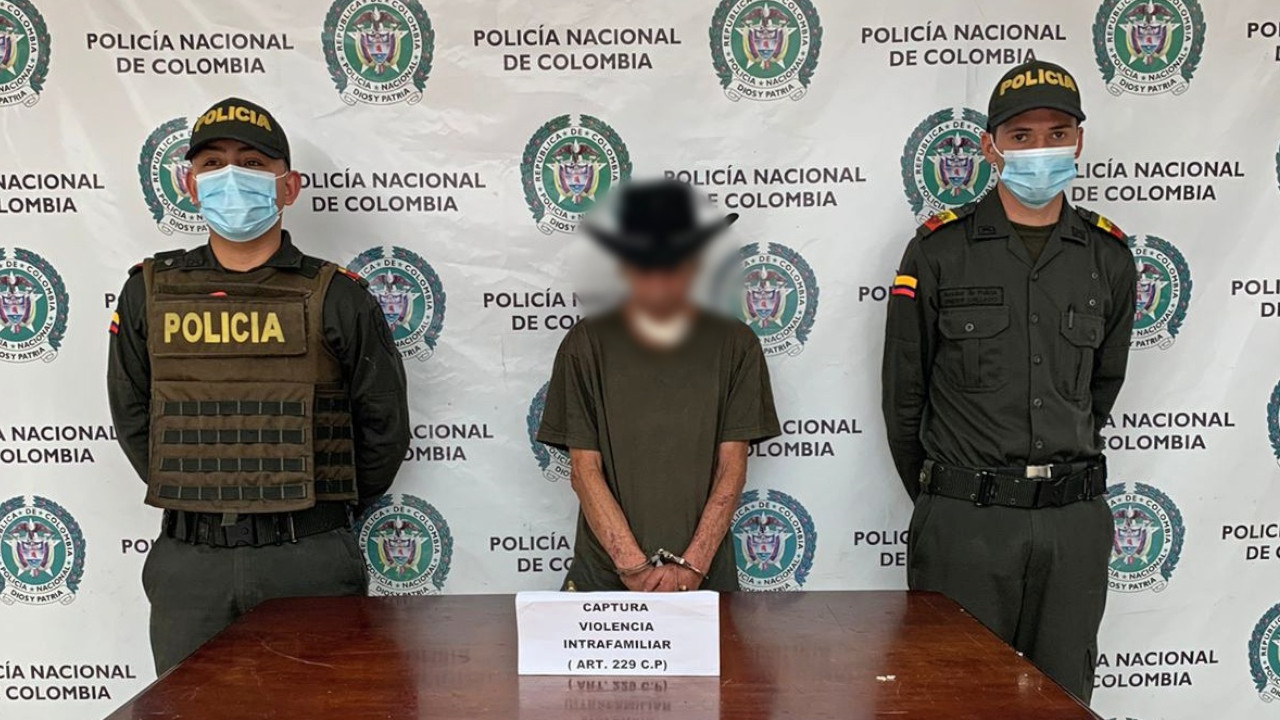 A este anciano lo pillaron, al parecer, cuando le pegaba a las hermanas