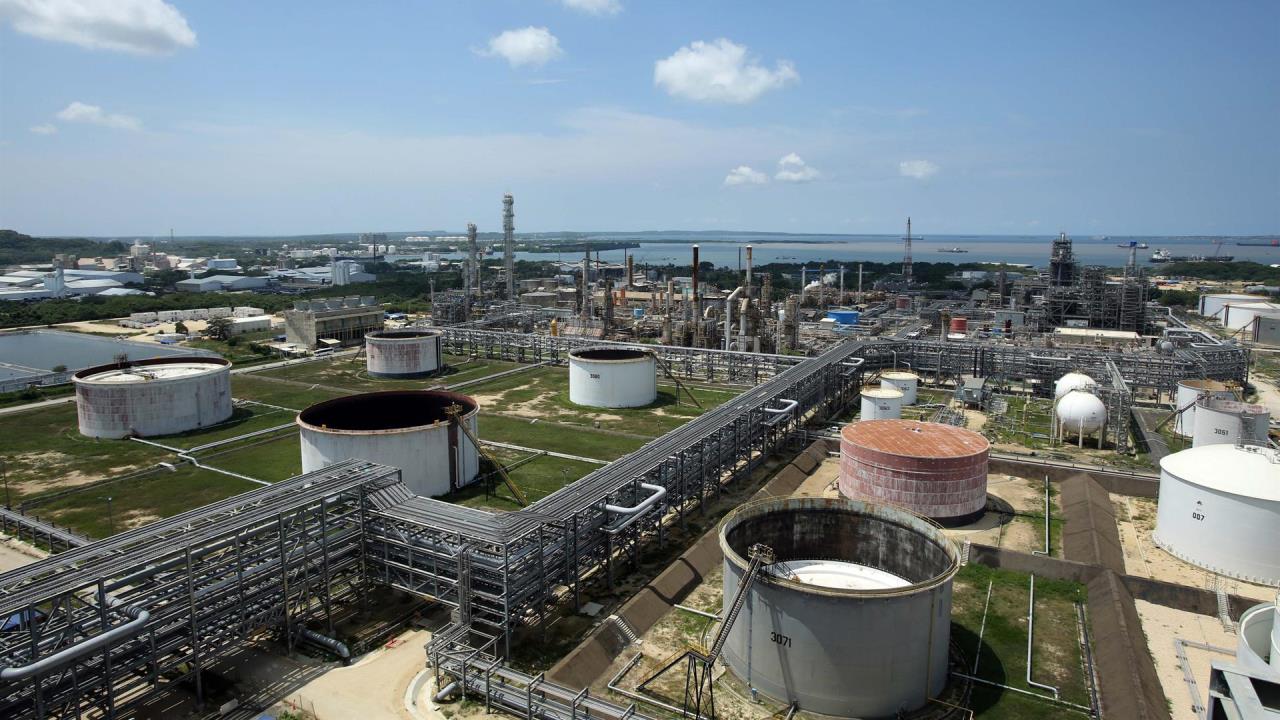 ¡Un embargo podría paralizar a Reficar! Juez ordena suspender medida de la DIAN contra filial de Ecopetrol