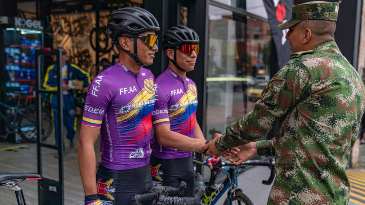 Seis jóvenes ciclistas se fueron a prestar el servicio militar y ahora representaran a la Institución en la Vuelta de la Juventud