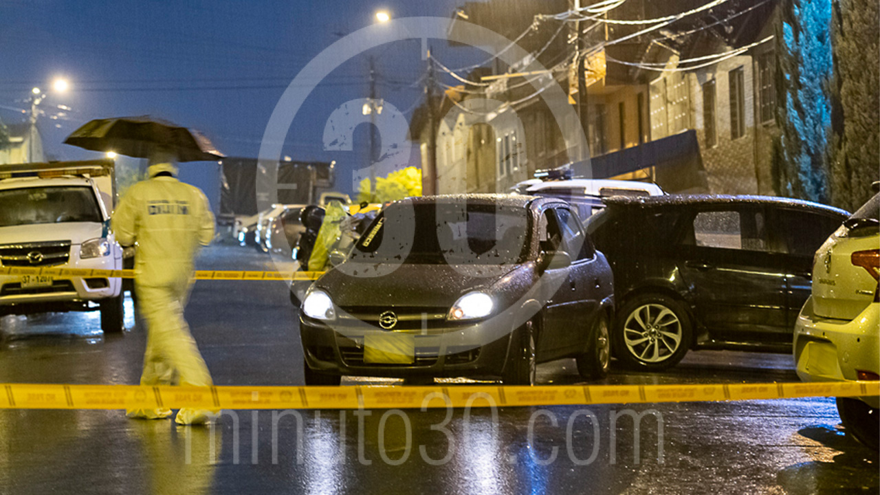 EN FOTOS Y VIDEO: ¿Lo estaban esperando? Mataron a un hombre dentro de un carro en San Antonio de Prado 2 San Antonio de Prado-homicidio-hombre