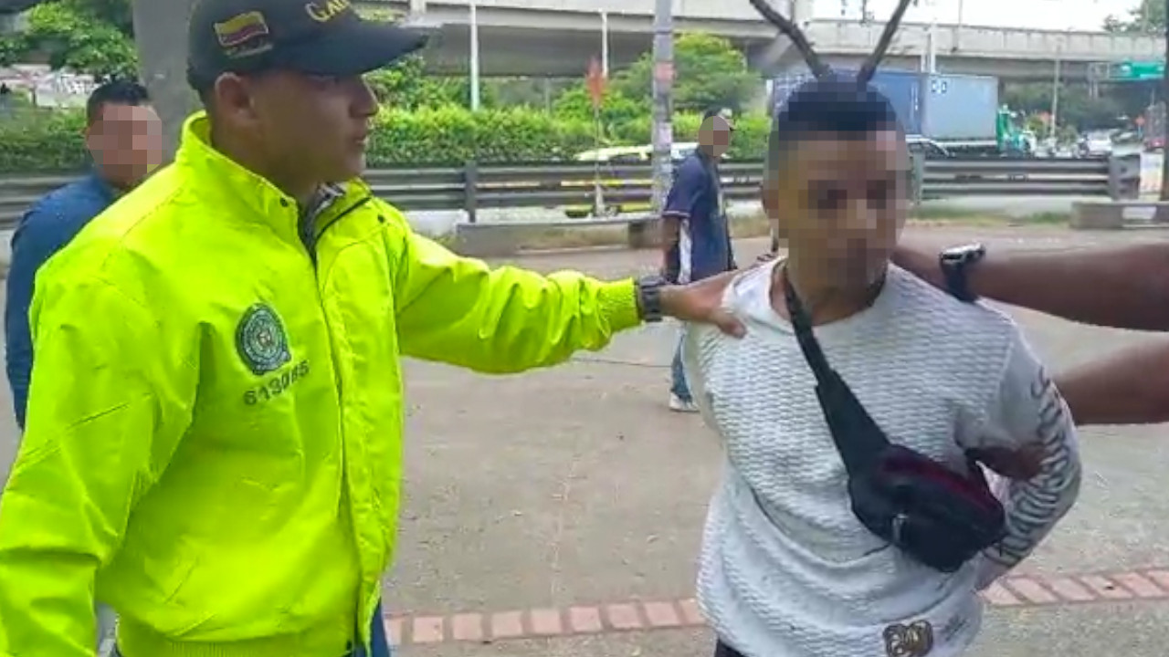 Sujeto en Bello habría enredado a una mujer por chat hasta que tuvo fotos de ella desnuda