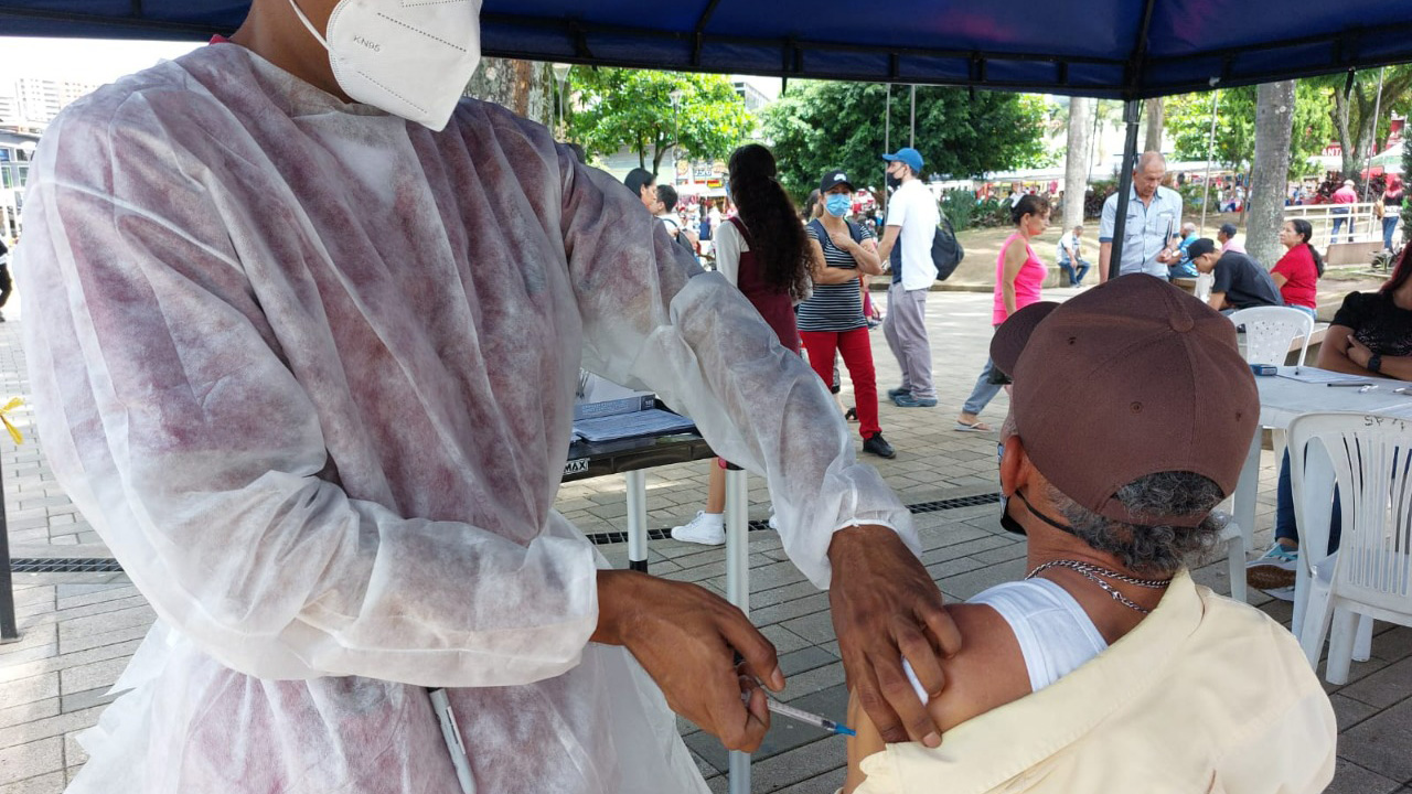 Vacunación de influenza en Bello