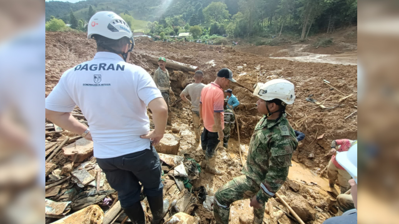 Encontraron el cuerpo de una abuelita que quedó sepultada en su casa tras el derrumbe en Santa Fe de Antioquia