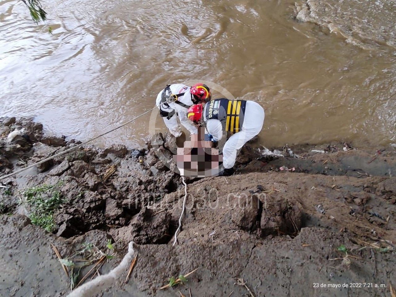 Así fue como encontraron el cuerpo del hombre que había sido arrastrado por quebrada en Itagüí 2 WhatsApp Image 2022 05 23 at 4.31.37 PM