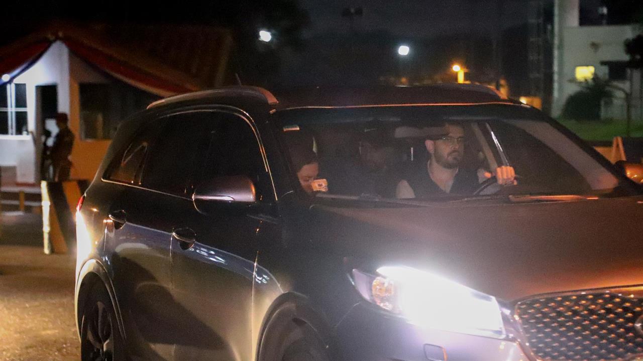 La esposa del fiscal asesinado en Colombia llega a Paraguay bajo una fuerte custodia 2 esposa fiscal paraguay2