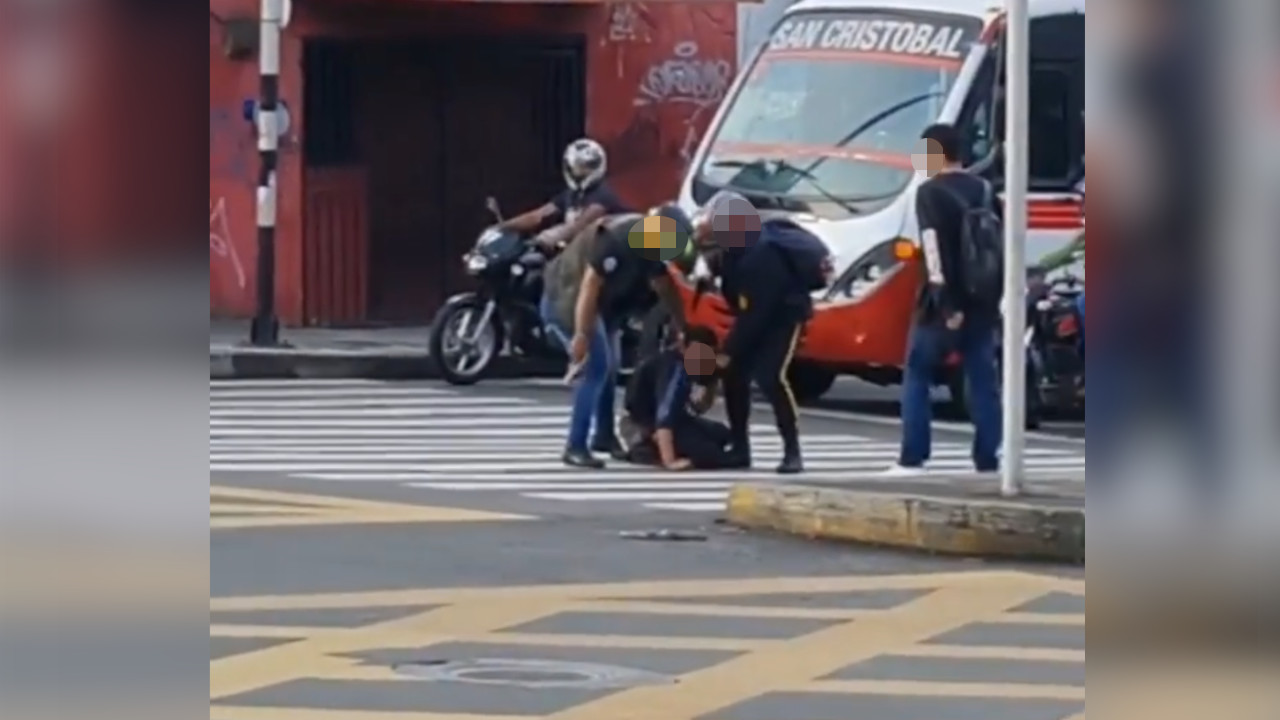 [Video] Ciudadano tiroteó a tres presuntos ladrones por La 80