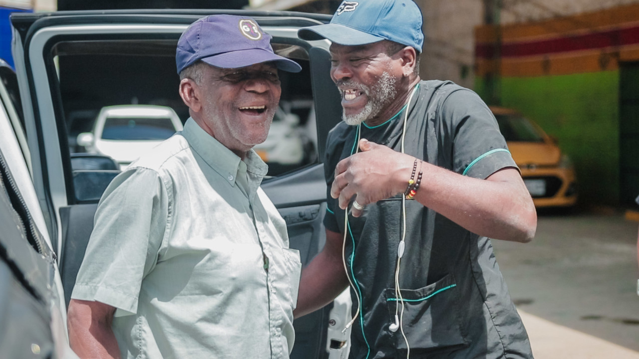 Hombre se reencontró con su familia en Medellín tras 13 años de no verlos