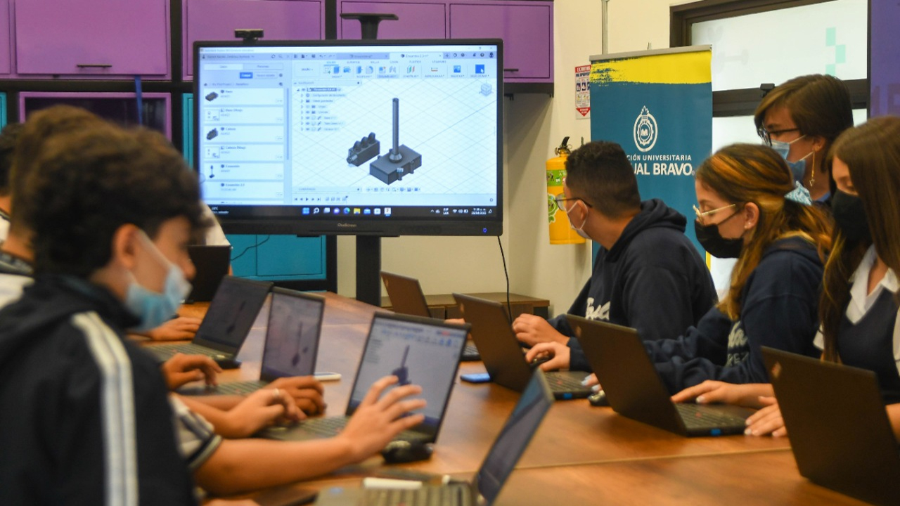 Medellín-A un año del lanzamiento, más de 14.100 ciudadanos han participado de la oferta en los Centros del Valle del Software