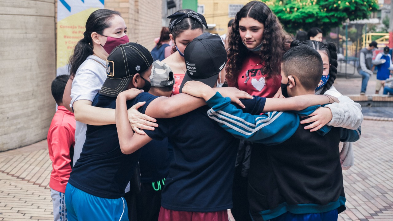 Con más de 600 participantes, inician los talleres de las Escuelas de la No Violencia en Medellín