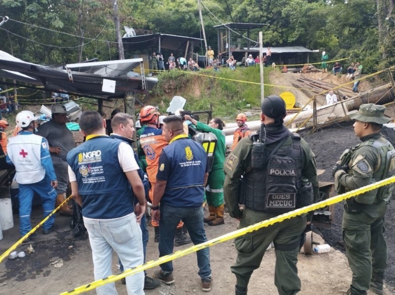 Hallaron el cuerpo de uno de los 14 mineros atrapados en mina de carbón de Norte de Santander 7 Hallan el cuerpo de uno de los 14 mineros atrapados en mina de carbon de Norte de Santander 4