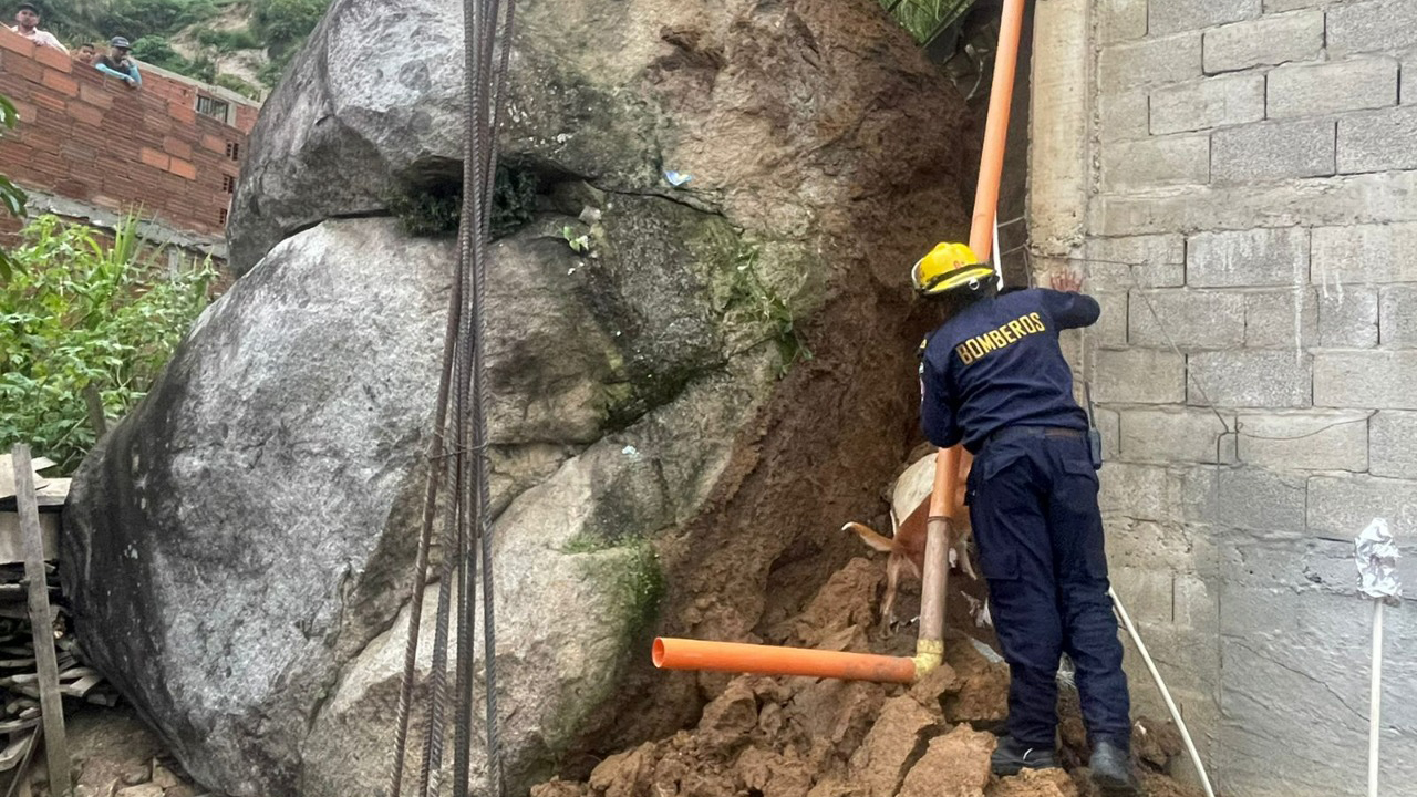 Gran roca en Los Espejos, Bello