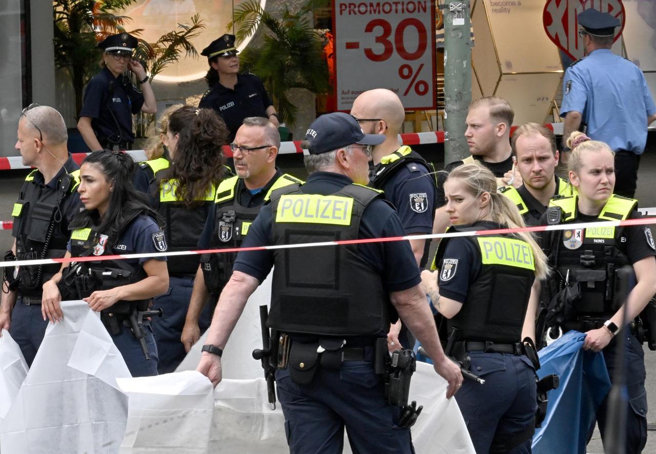 FOTOS Y VIDEO: Atropello masivo en el centro de Berlín deja un muerto y 10 heridos, cinco de ellos muy graves 2 berlin1