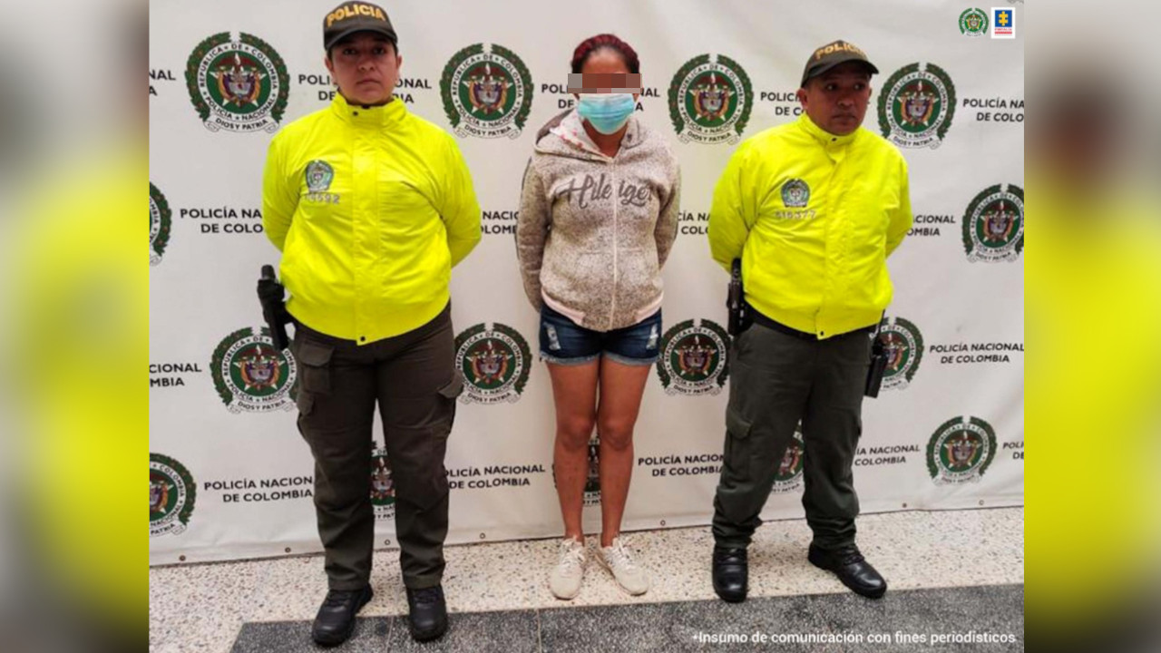 A la cárcel mujer que estaría robando a personas en paraderos de buses de Medellín