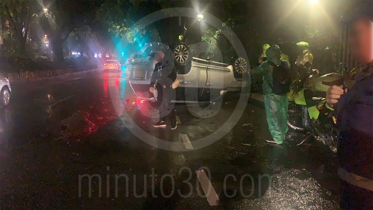 [Video] ¡Pilas! 'Lacras' están simulando accidente para luego robar, a un ciudadano en El Poblado le pasó