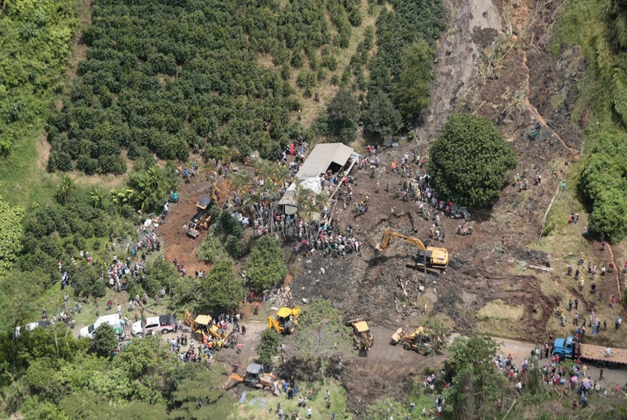 3 menores fallecieron tras el derrumbe en escuela rural de Tapartó, Andes 10 3 menores fallecieron en escuela rural de Taparto 3