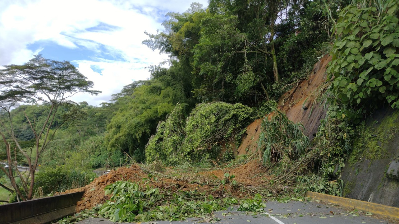 Derrumbe Vía El Pollo