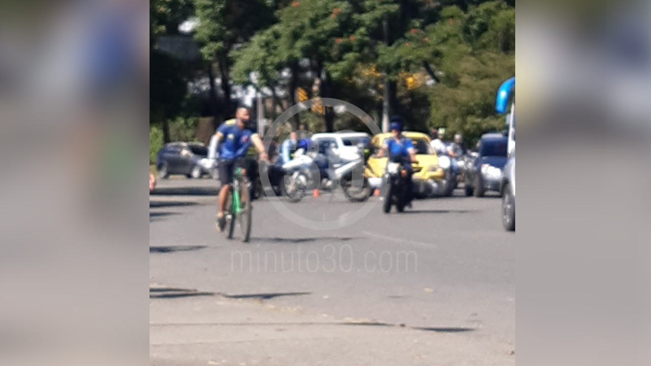 Taxista chocó con un Agente de Tránsito por la Terminal del Sur