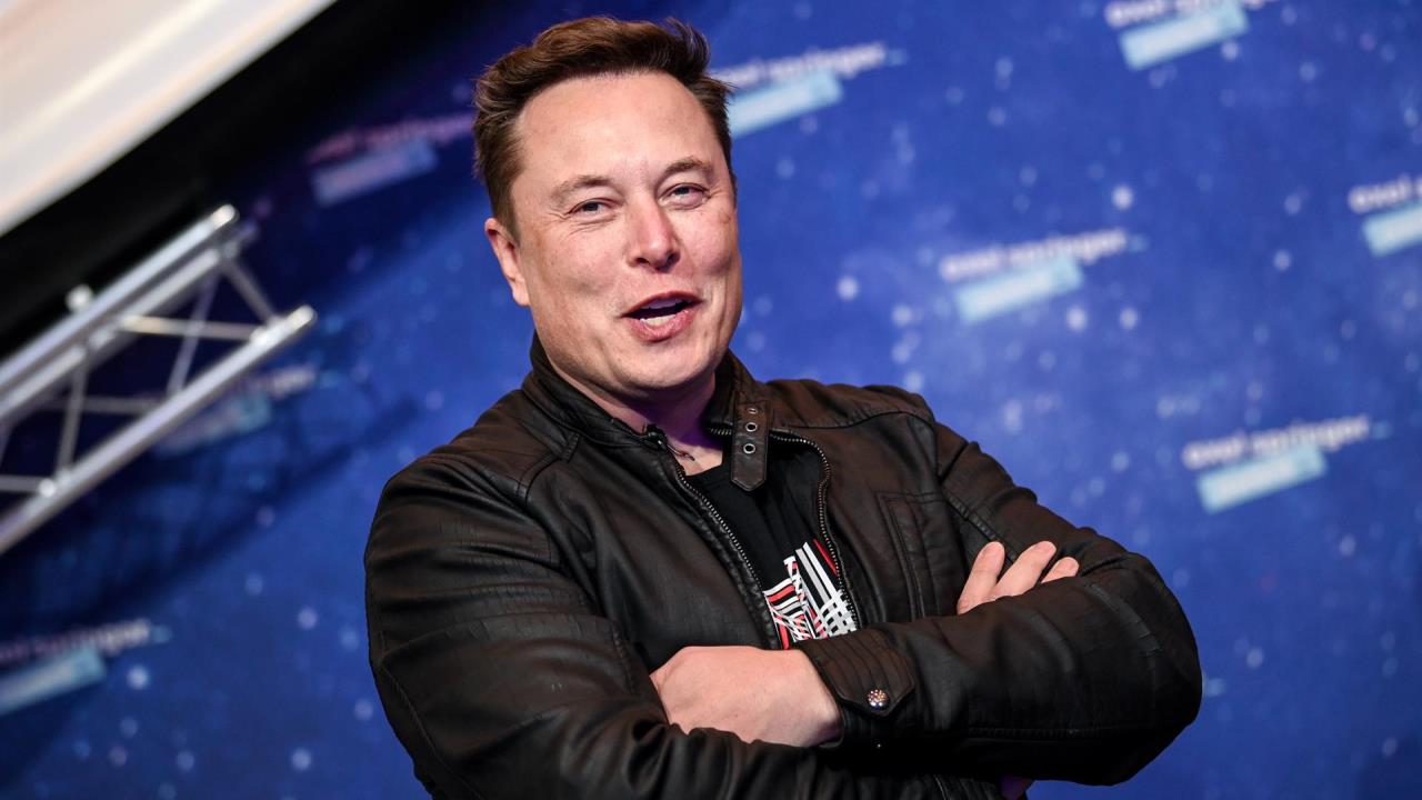 Musk da marcha atrás y acepta comprar Twitter por 44.000 millones de dólares