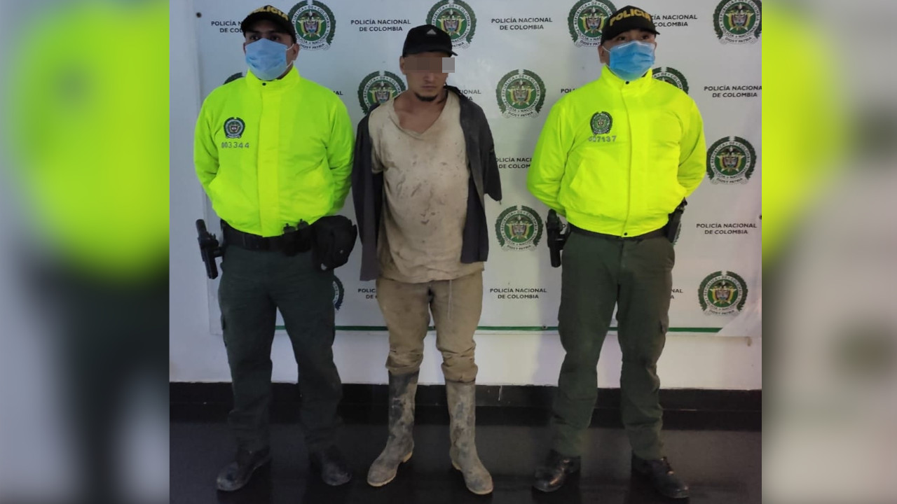 [Video] Este hombre estaba trabajando cuando la Policía lo capturó