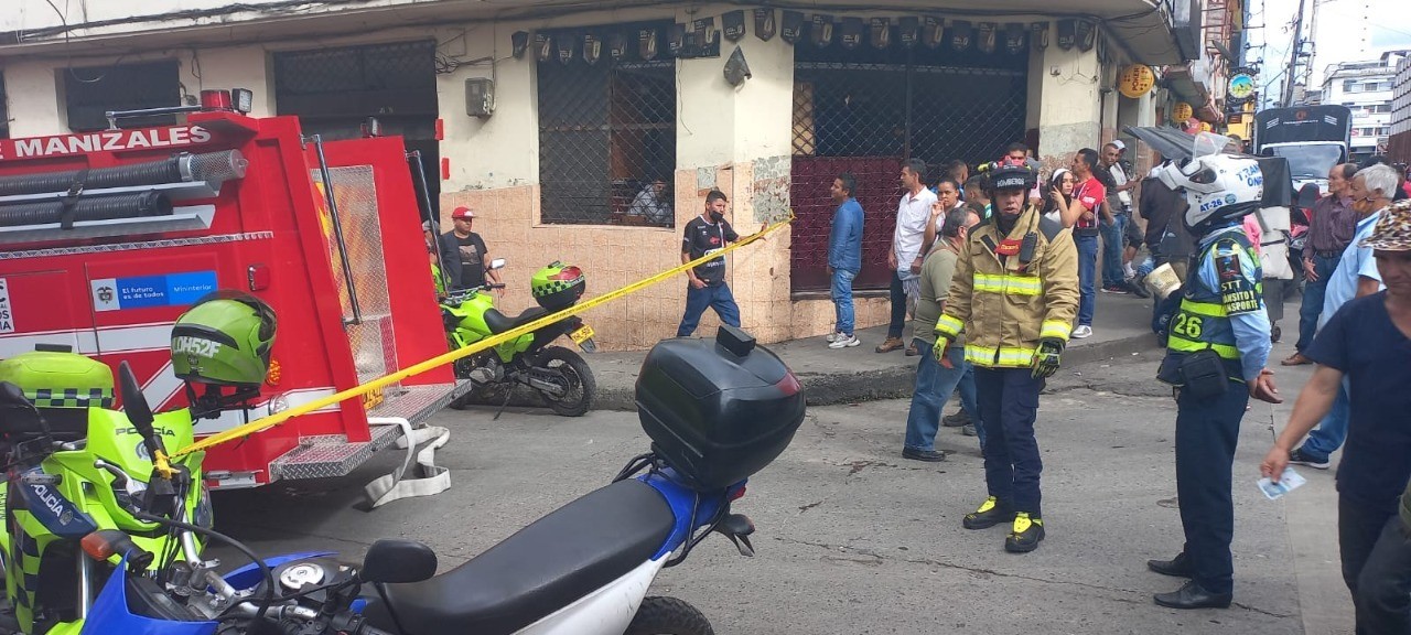 FOTOS. Reportan incendio estructural en sector de La Galería 13 incendio estructural Manizales 18 lunes 4