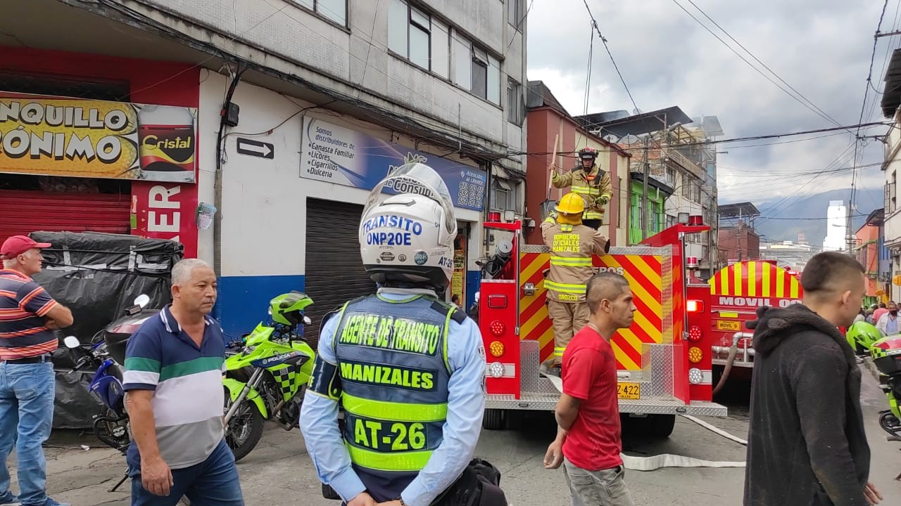 FOTOS. Reportan incendio estructural en sector de La Galería 12 incendio estructural Manizales 18 lunes 5