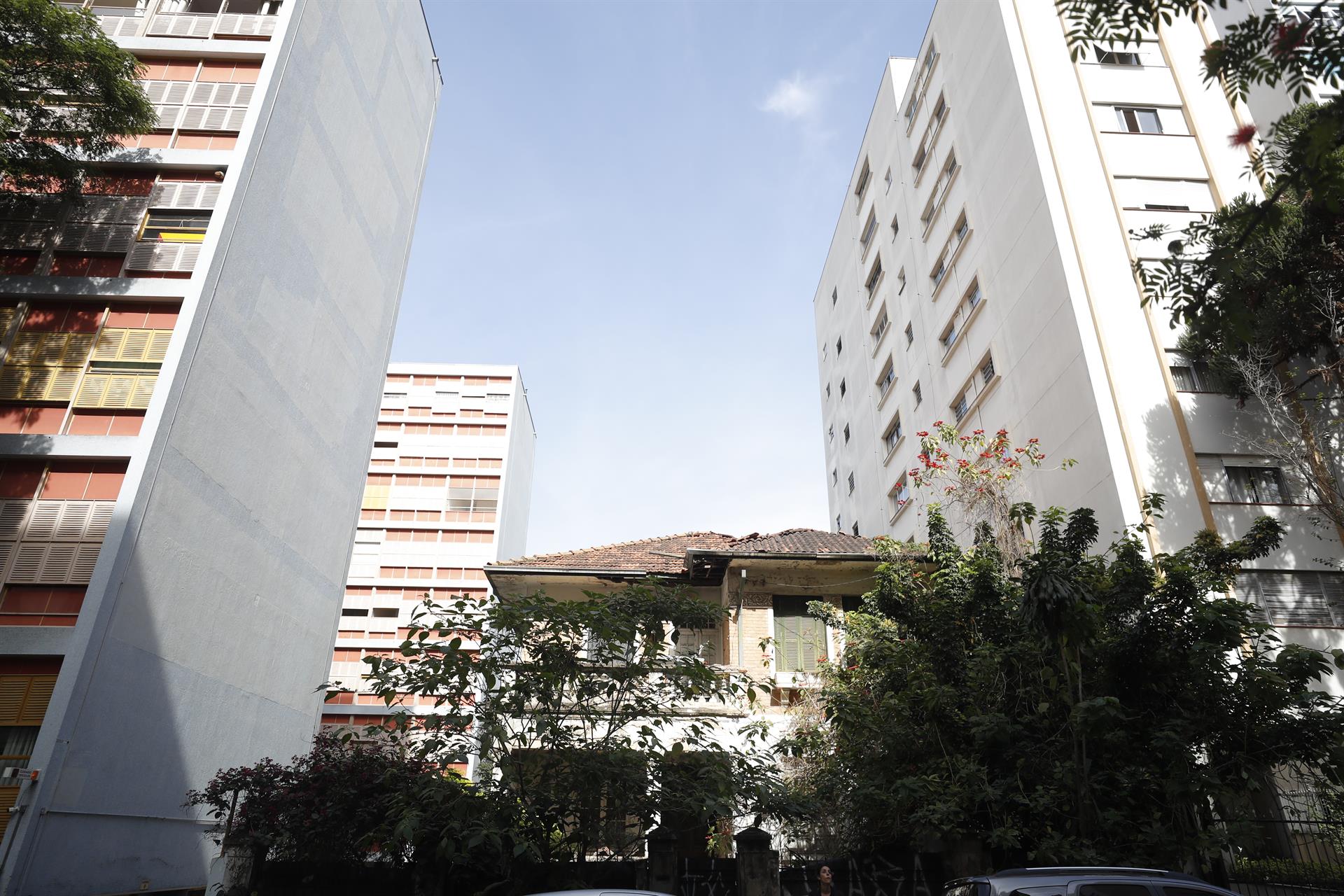 FOTOS: La misteriosa desaparición de la "mujer de la casa abandonada" 2 misterio mujer3
