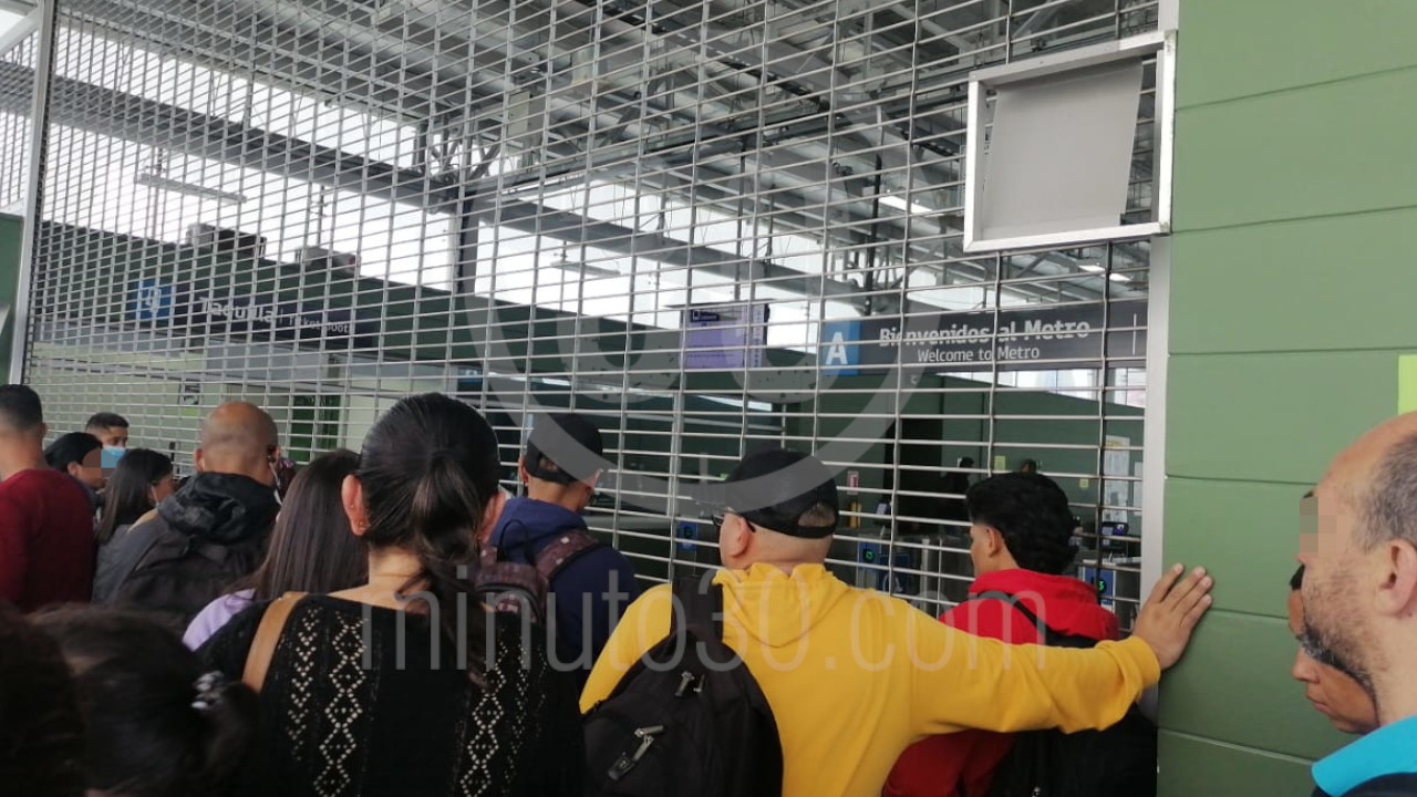 [Foto] ¡Terrible! Mataron a un hombre en la Estación Sabaneta