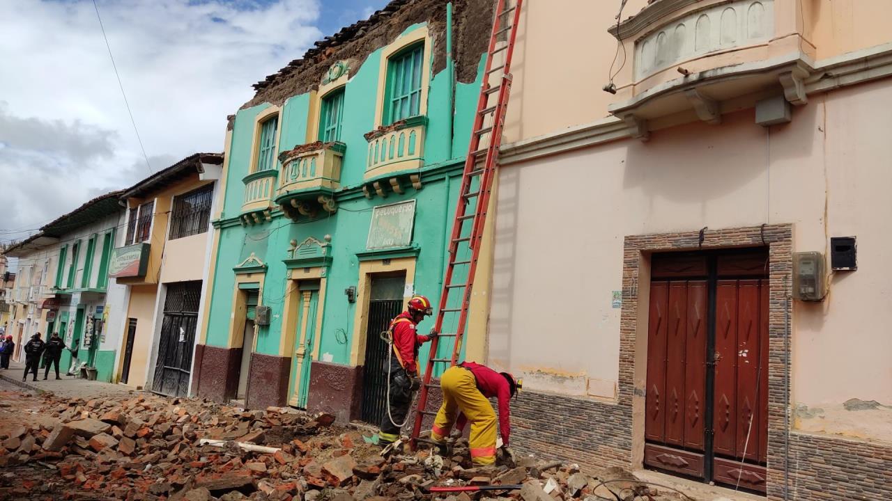 FOTOS Y VIDEO: Ascienden a ocho los heridos y 124 las viviendas afectadas por los sismos en Ecuador 2 terremoto tulcan3