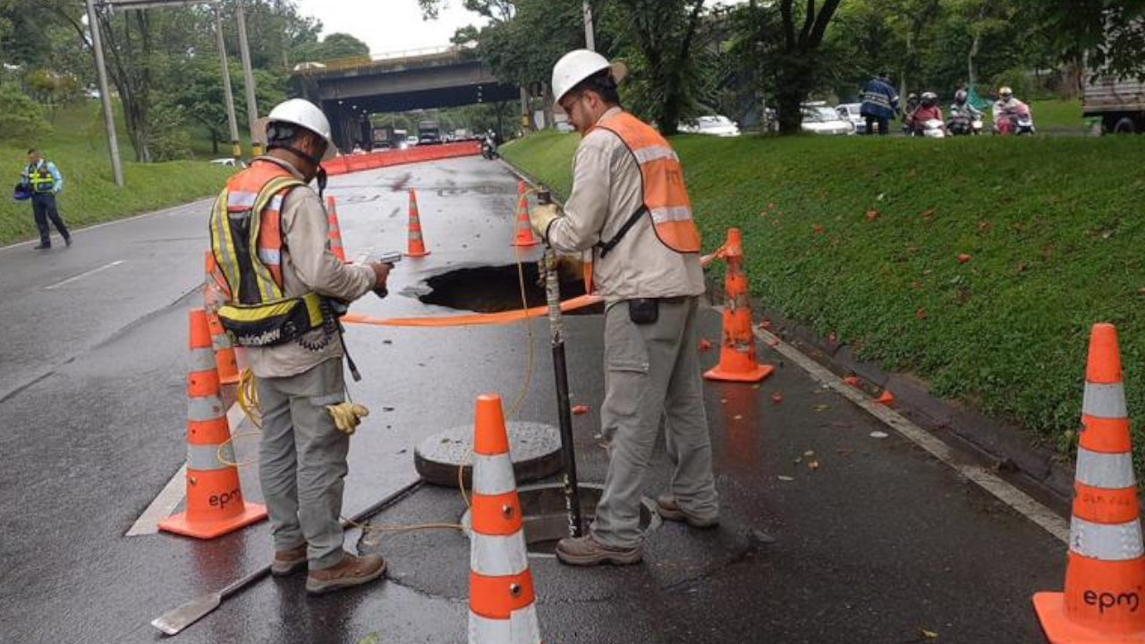 Alcaldía de Medellín y EPM trabajan en la Regional para reparar socavamiento4
