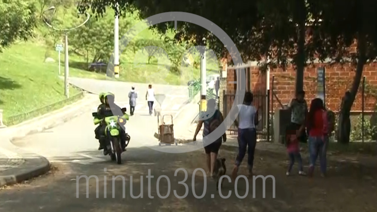 Atacaron a piedras y a mordiscos a policías en Medellín