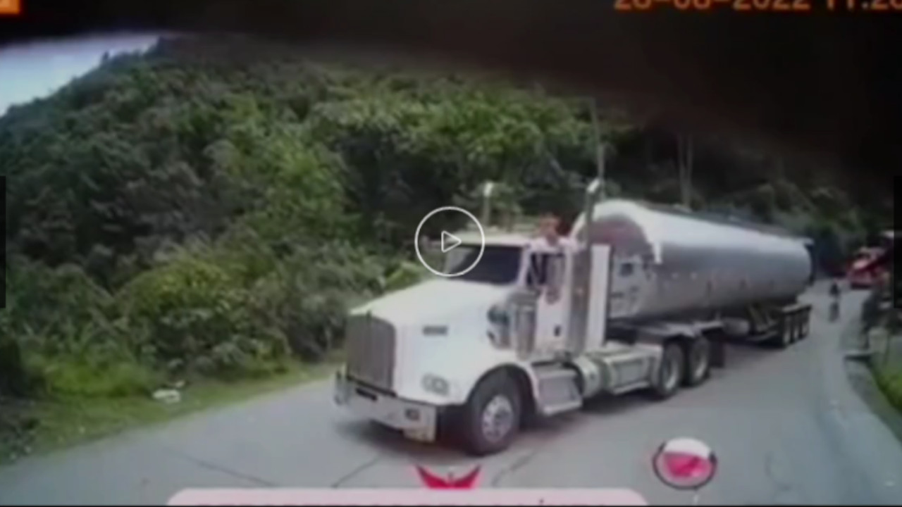 ¡Tras de gordo hinchado!: Casi provoca accidente y se enojó porque lo bravearon