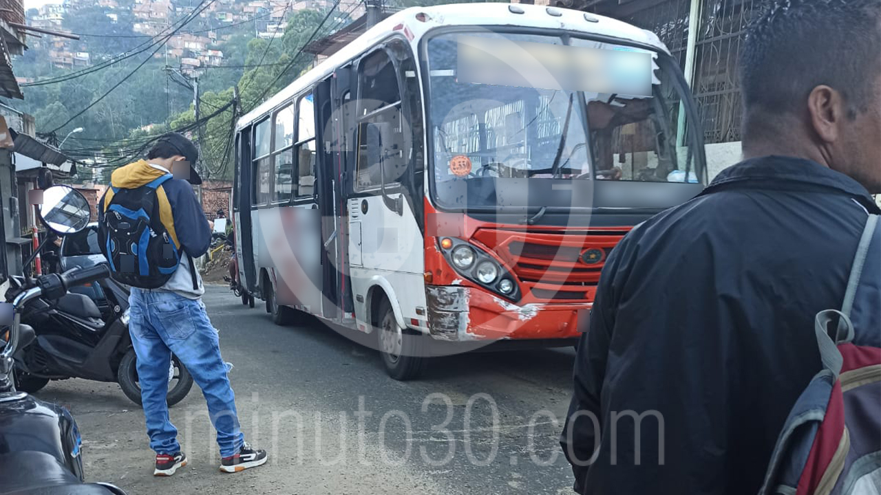 Dos hombres que discutían en bus en Manrique terminaron muertos