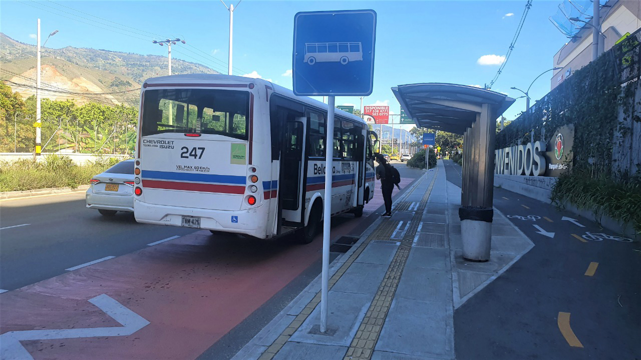 Paraderos de buses en Bello