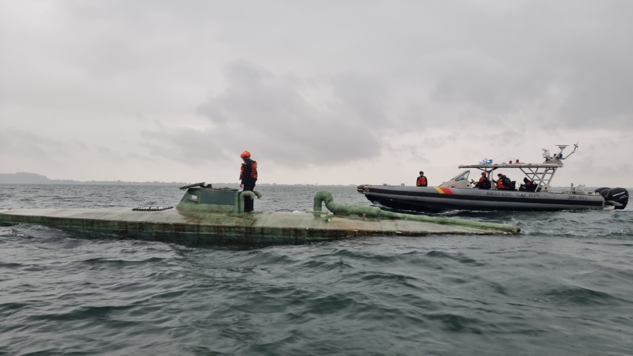 Incautaron 3 toneladas de cocaína que iban en un sumergible