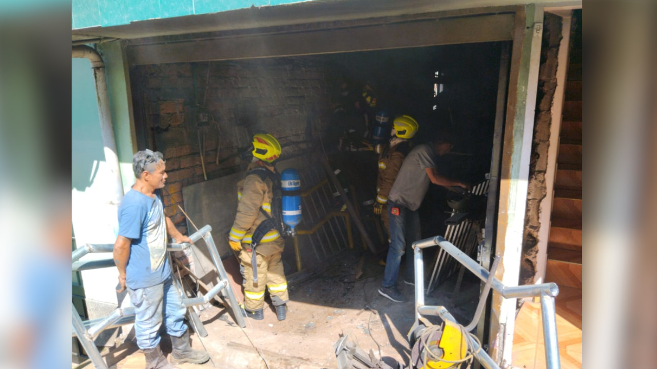 Incendio en Manizales: Una chispa que salió de una herramienta por poco ocasiona una tragedia