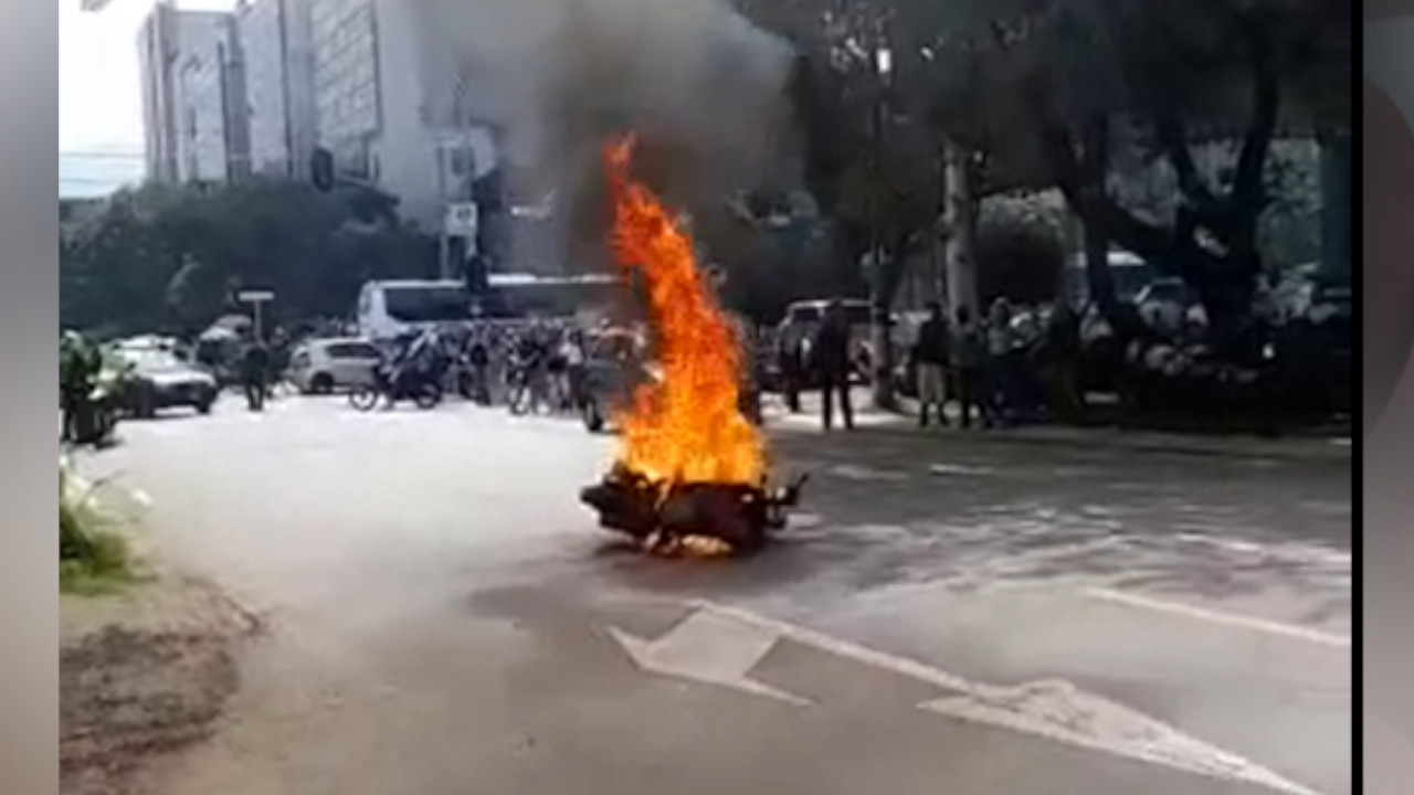 Quemaron moto a presunto ladrón