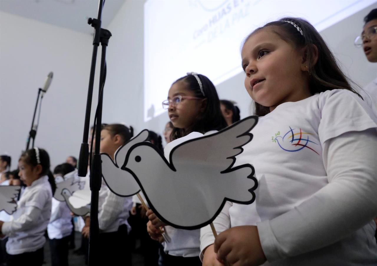 VIDEO: Presentan un coro infantil que integra a los hijos de excombatientes de las FARC 3 coros ninos farc1