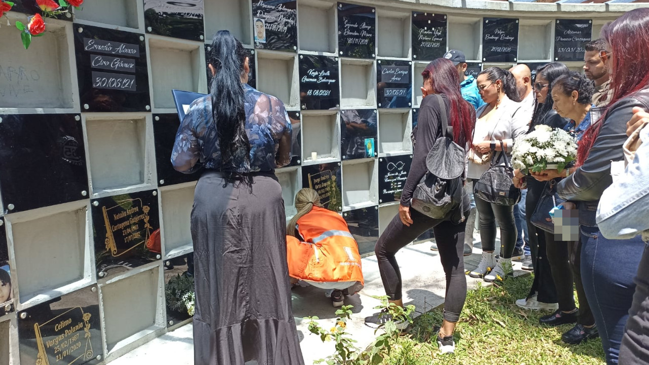 Una familia en Medellín sepultó a Javier, estaba desaparecido desde el 2007