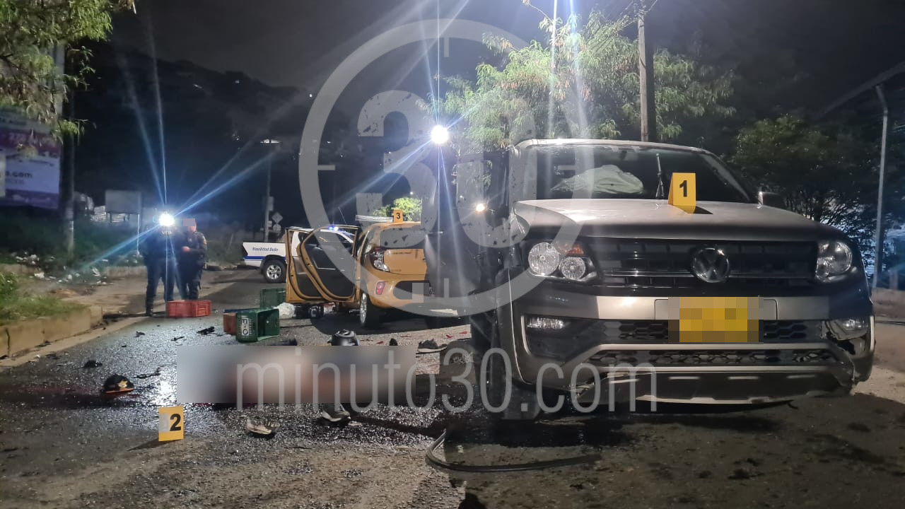 Hombre perdió la vida en Bello esta madrugada, hubo un fuerte coche entre dos vehículos