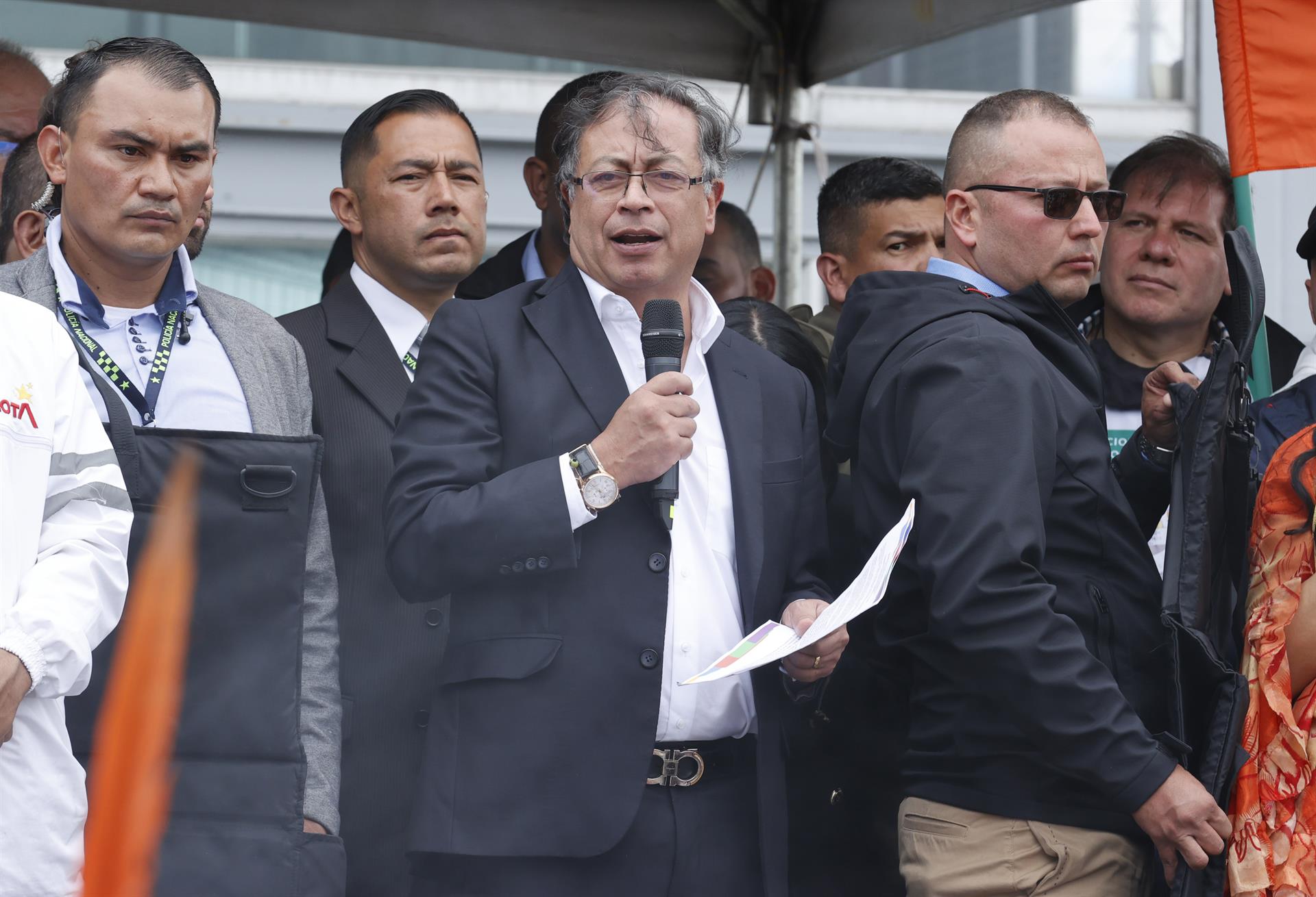 Petro quiere inaugurar la primera "democracia multicolor" en Colombia 3 petro multicolor1