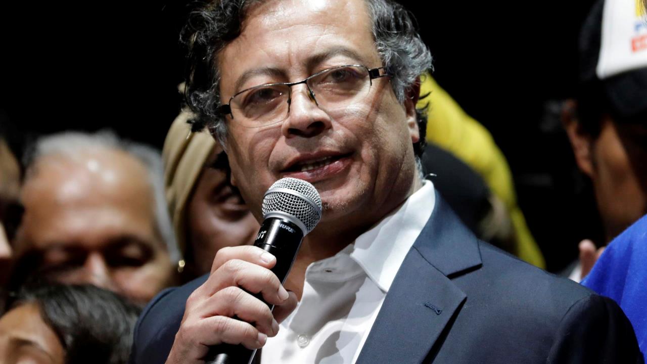 Fotografía de archivo en la que se registró al Presidente electo de Colombia, Gustavo Petro, en Bogotá (Colombia). EFE/Carlos Ortega