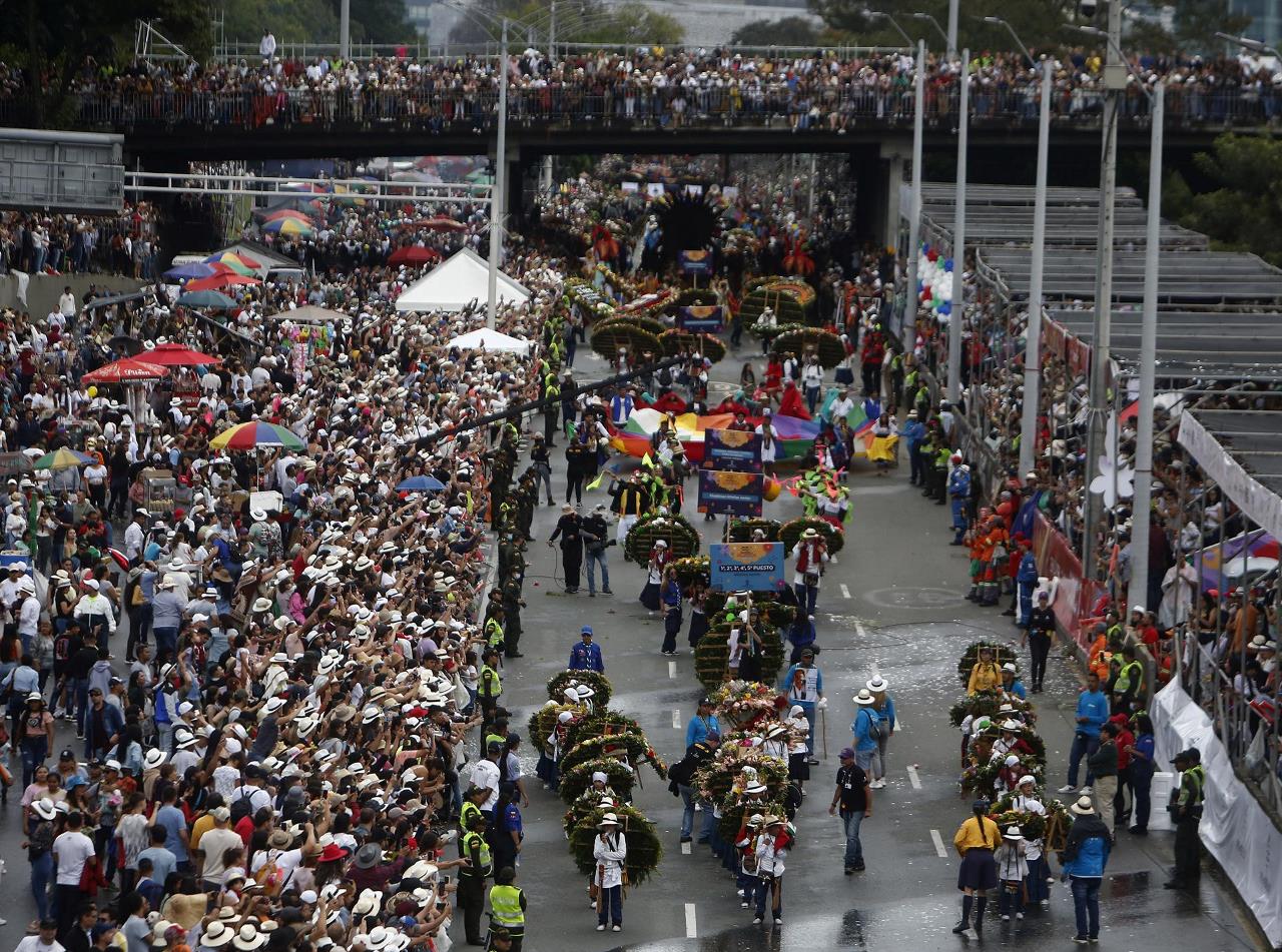 Cerca de 800 mil espectadores tuvo el Desfile de Silleteros 2022 3 silleteros efe2