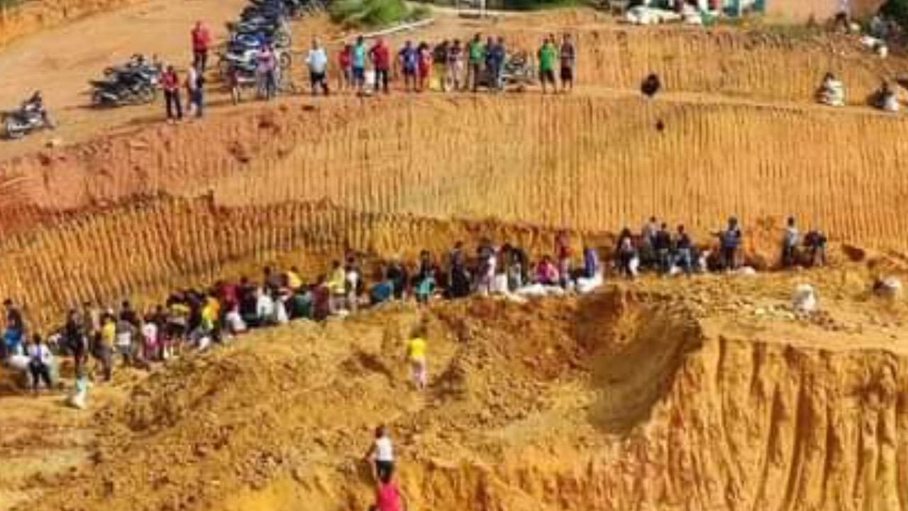 Habitantes de Remedios fueron a buscar oro en la construcción de la vía Autopista del Nordeste