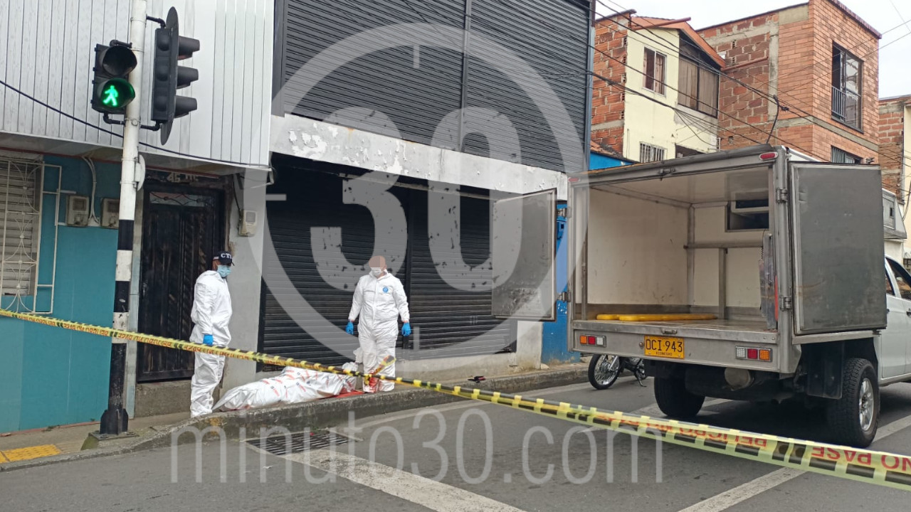 [Fotos y video] Iba para su trabajo cuando sicarios lo estaban esperando en una esquina de Bello