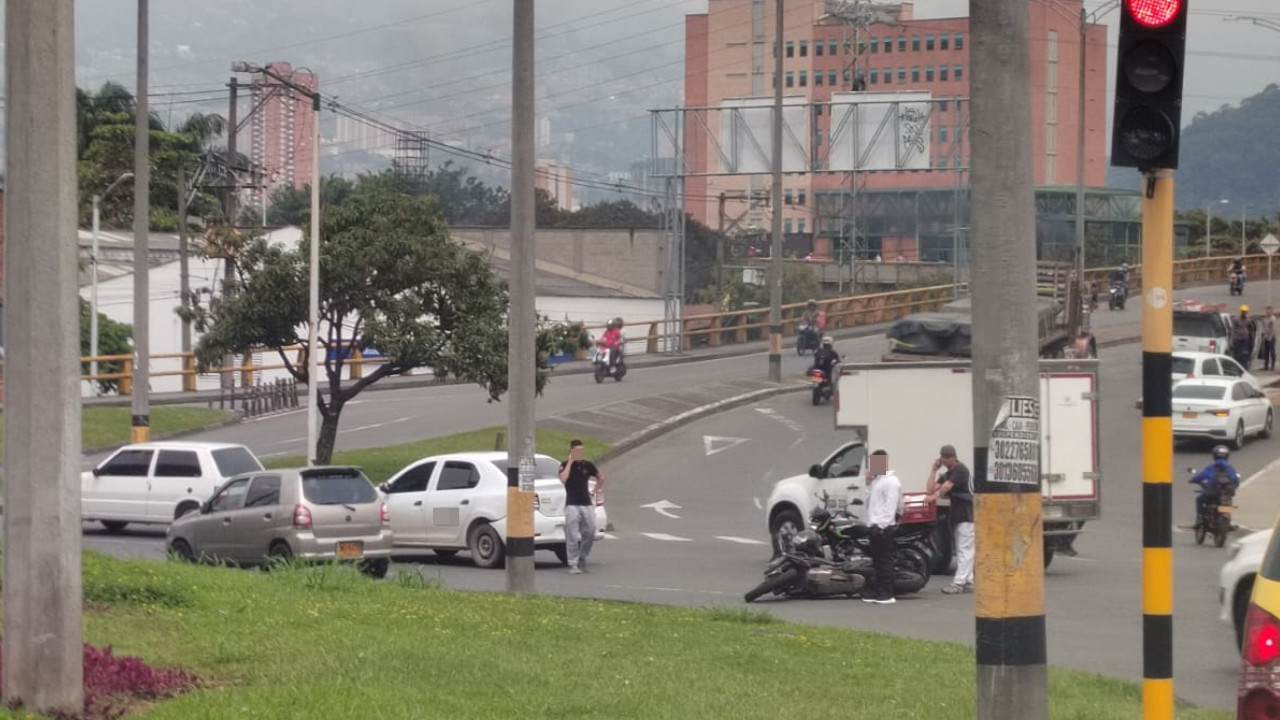 Accidente en la glorieta de Las Vegas a la altura de Mayorca