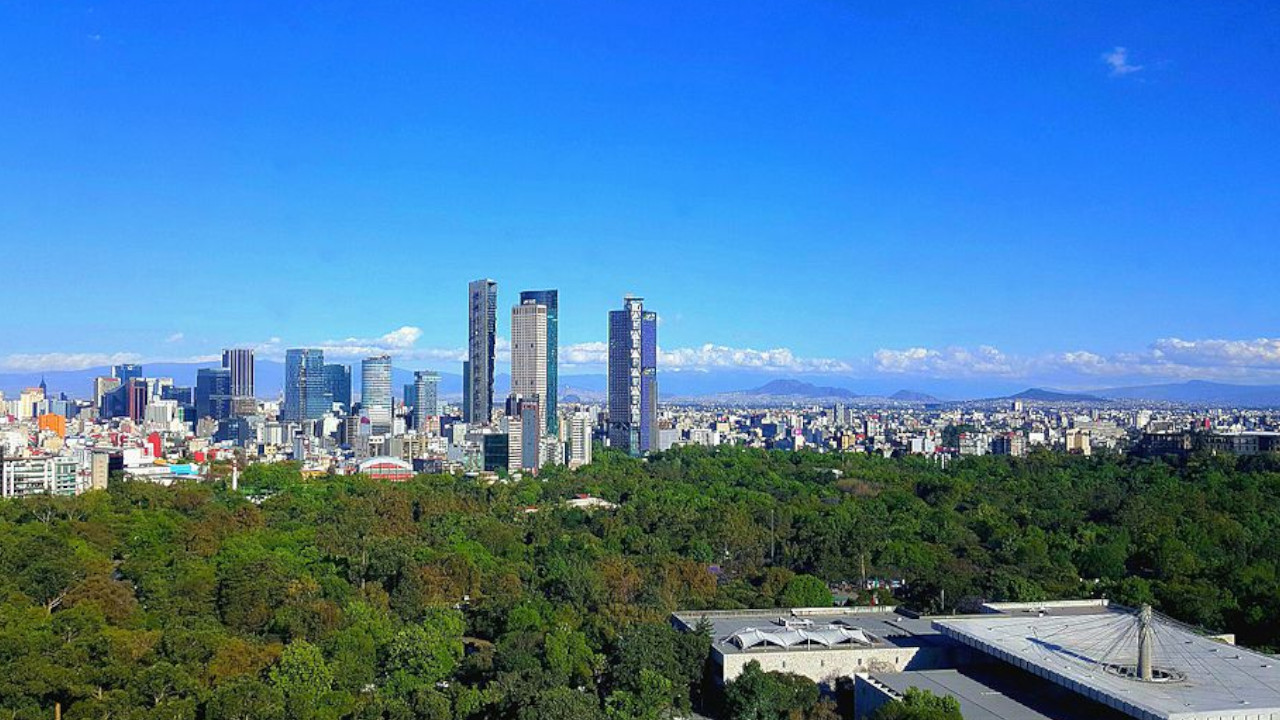 Fuerte sismo de magnitud 7,6 sacudió a México