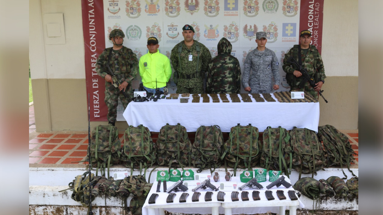 [Video] Ejército le descubrió cuatro campamentos a los del 'Clan del Golfo' y le capturó a algunos de sus presuntos integrantes