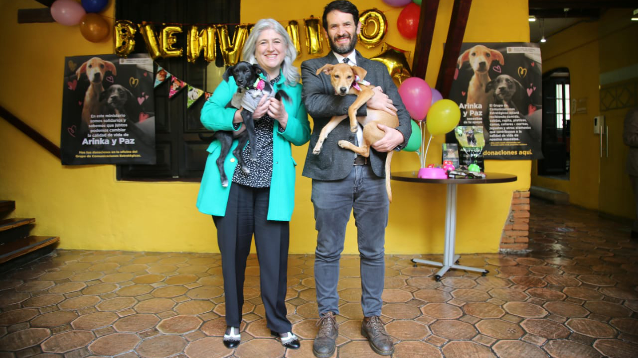 Paz y Arinka en MinVivienda